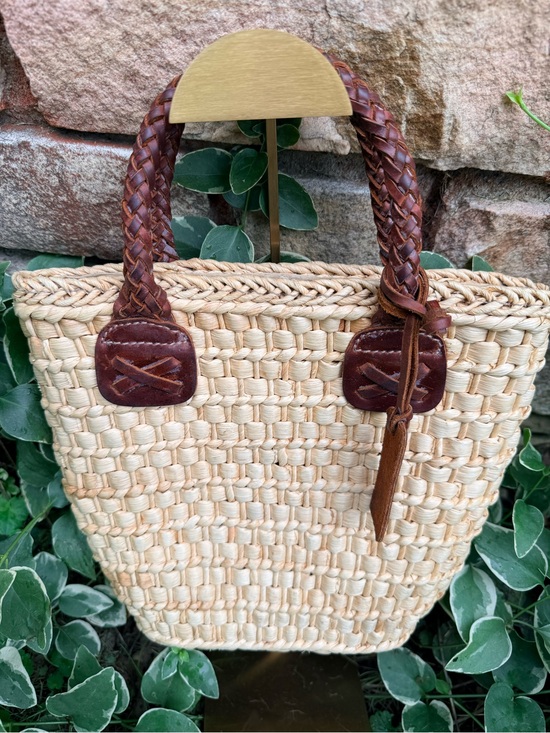 Ralph Lauren Handbags - Vintage Ralph Lauren woven raffia tote with braided brown leather handles.